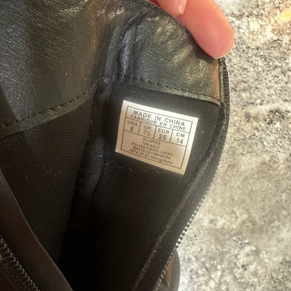 Kids Michael Kors Boots - Picture 2 of 8